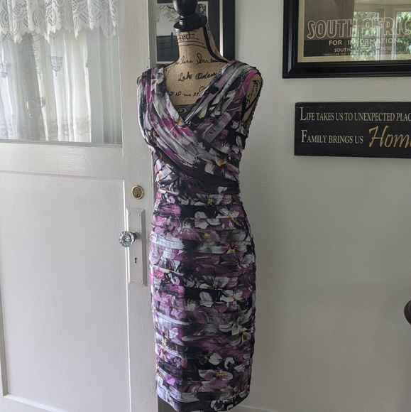 Adrianna papell gorgeous dress - Picture 4 of 6